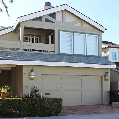 Villa 107 G St